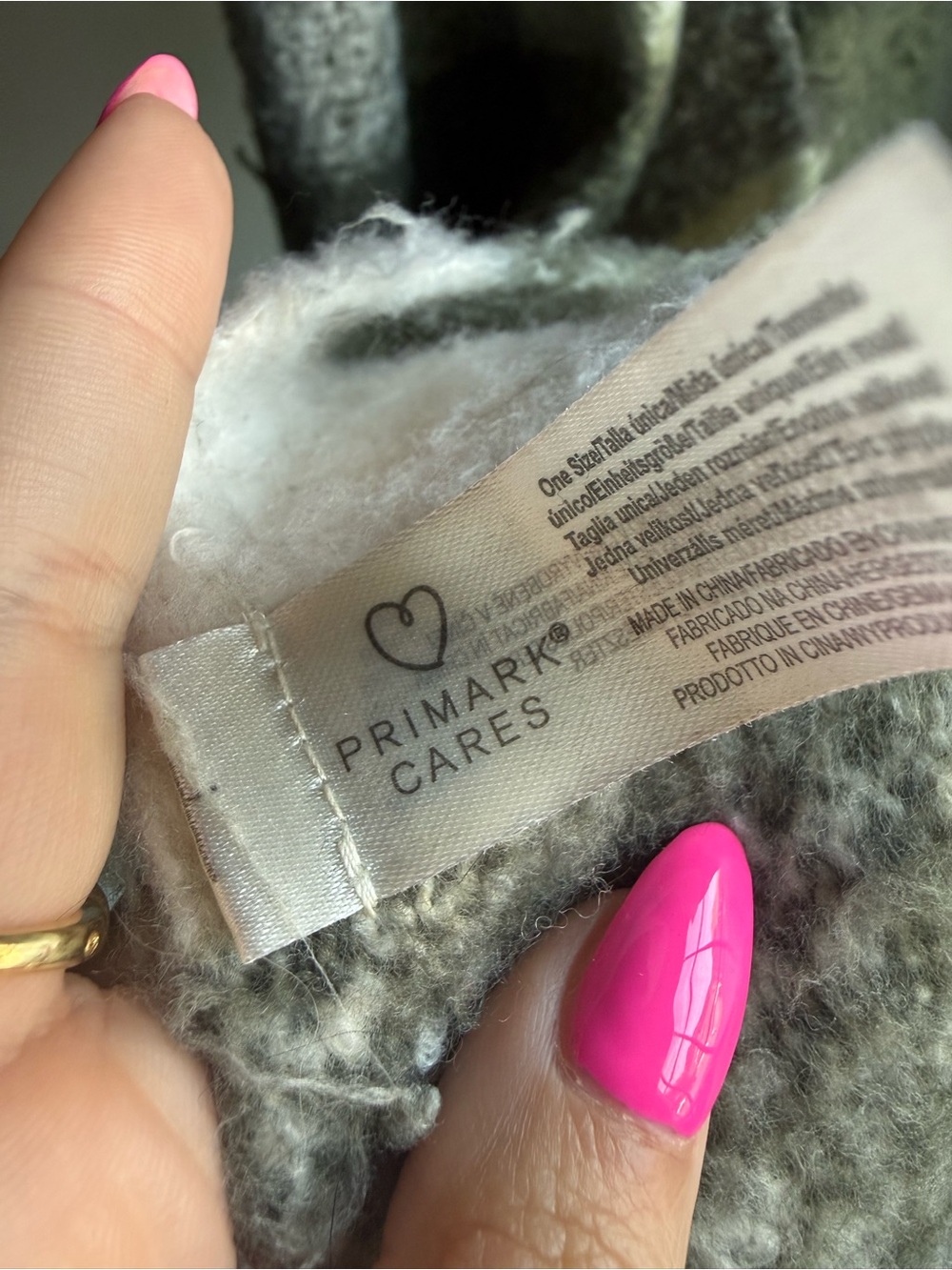 Primark Olive Green Knit Scarf with Cream Label Detail - Picture 3 of 3